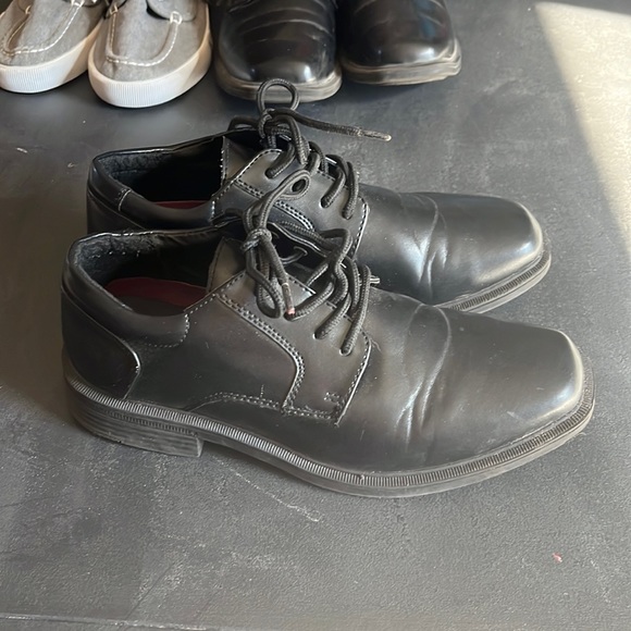 Boys Madison Ave Dress Shoes size 3 1/2 black - Picture 1 of 6